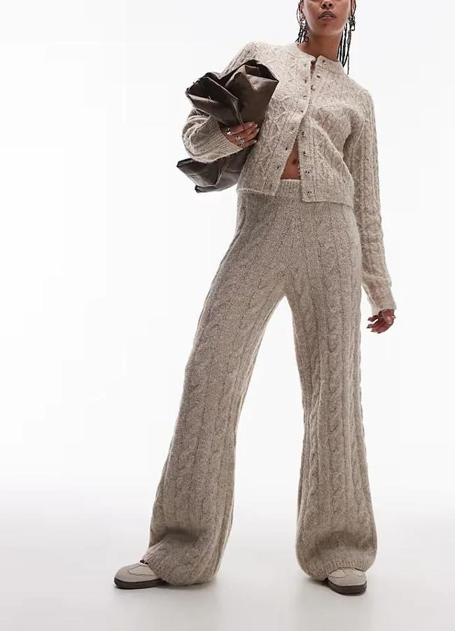 Pantalones de punto trenzado