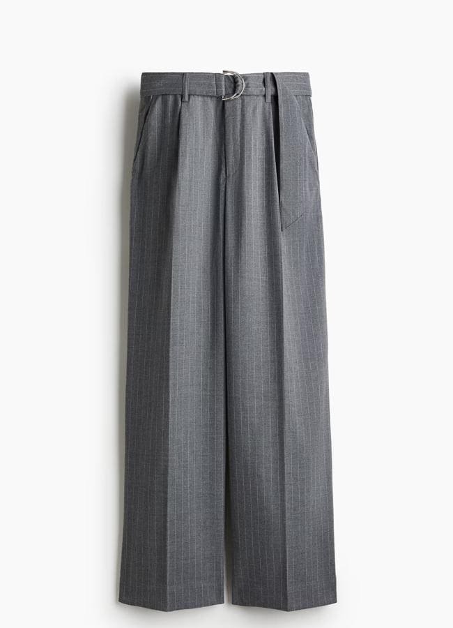 Pantalón sastre de color gris de H&M, 24,99 euros.