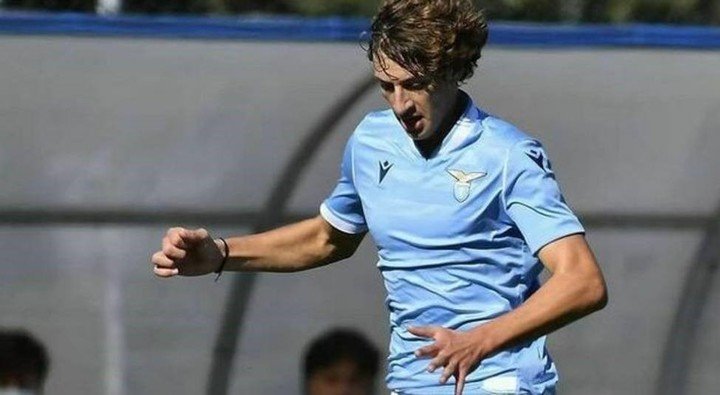 Romano fue una sola vez al banco en Lazio.