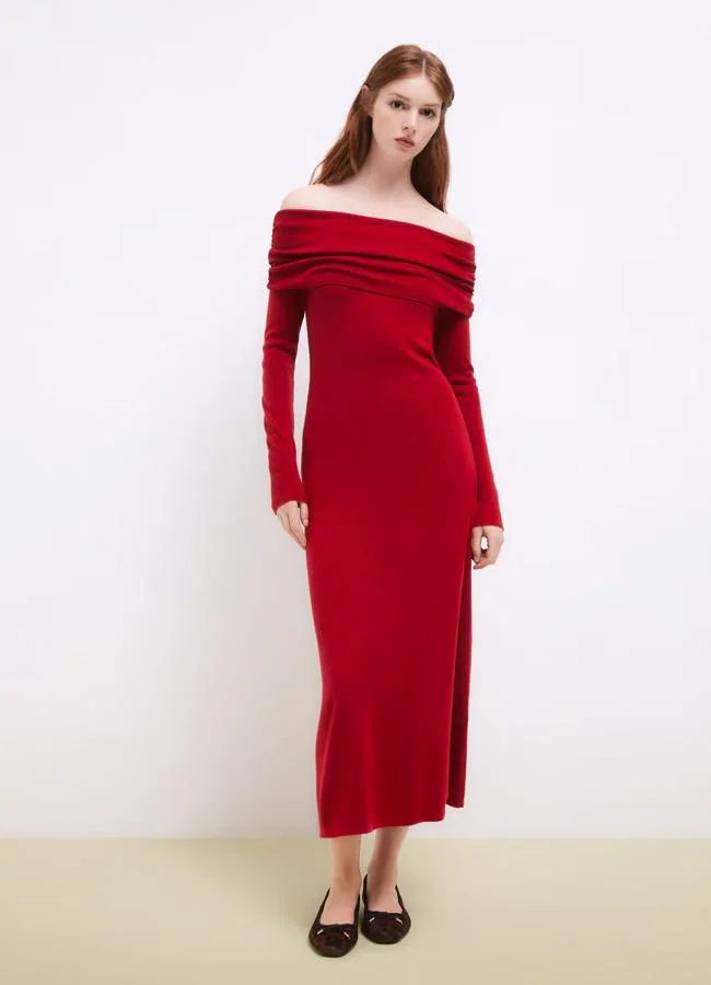 Vestido punto liso de color rojo de Tintoretto, 59,99 euros.