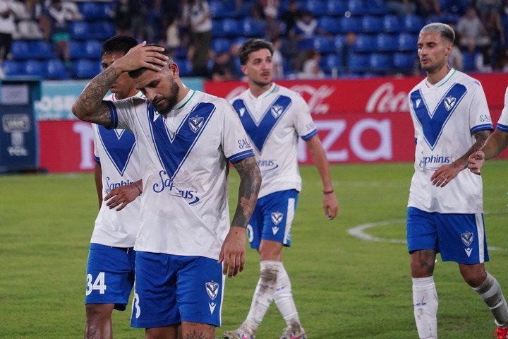 La bronca en Vélez tras la derrota (Emmanuel Fernández). 