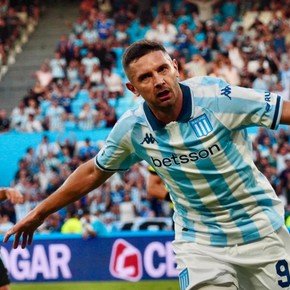 Racing goleó 4-0 a Belgrano y es líder con puntaje perfecto