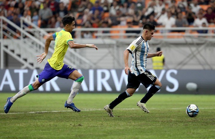 Vitor Reis sigue al Diablito Echeverry en el Sub 20 de 2023. 