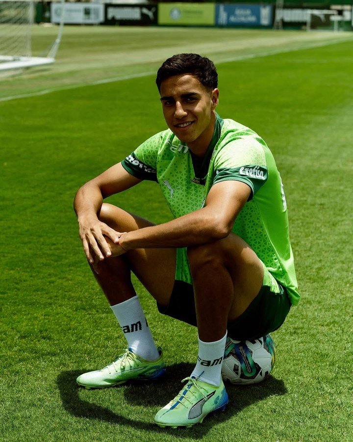 Vitor Reis deja el Palmeiras ante la compra de Manchester City.