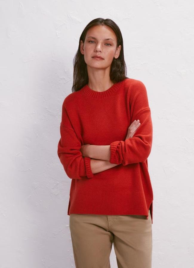 Jersey rojo de Easy Wear, 15,99 euros.