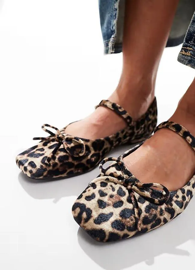 Merceditas de terciopelo con estampado de leopardo