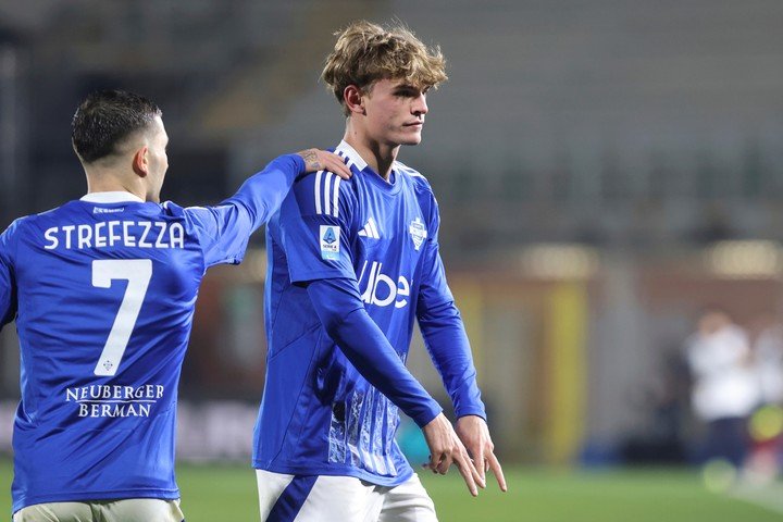 El argentino de 20 años aportó tres goles y cuatro asistencias (AP).
