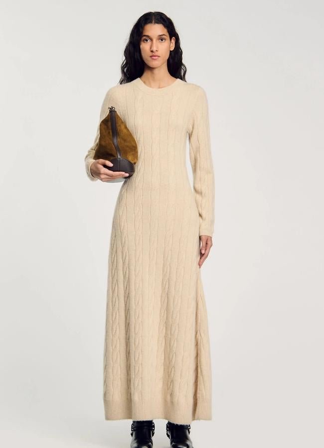 Vestido beige trenzado de Sandro, 182,50 euros.