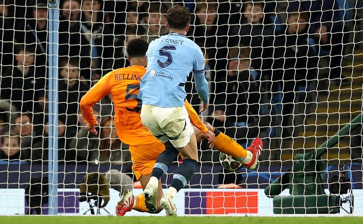 Bellingham define ante el arco vacío. El City deberá ganar el Bernabéu para pasar de ronda. (FOTO: EFE).