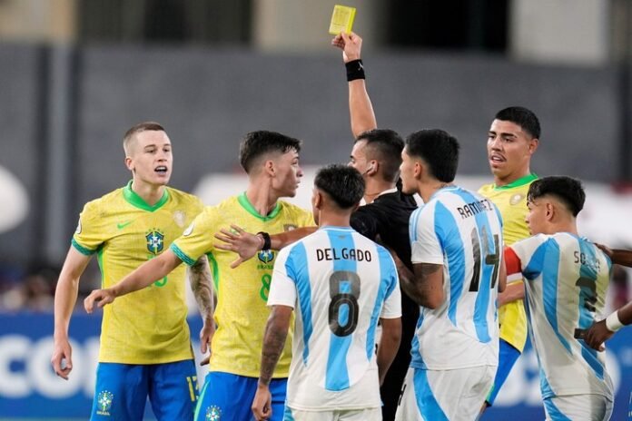 El picante cruce entre Franco Mastantuono e Igor Serrote luego del clásico Argentina-Brasil