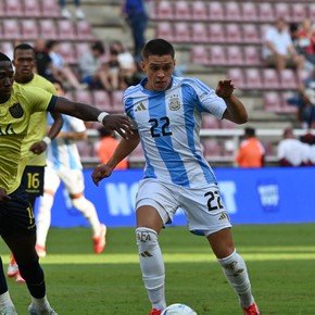 Argentina empató ante Ecuador y paso como segundo del grupo B