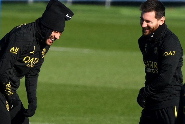 Neymar y Messi, en el PSG. (Foto: AFP)