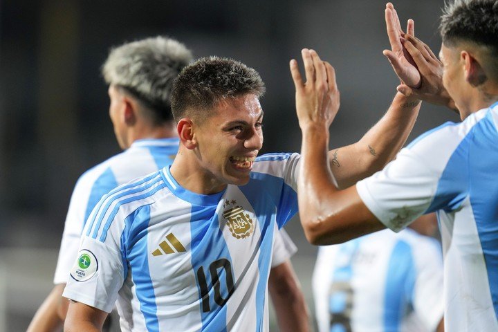 Juega la Sub 20. (AP Photo/Ariana Cubillos).
