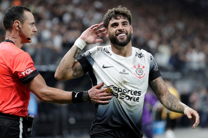 AMDEP3082. SAO PAULO (BRASIL), 26/02/2025.- Yuri Alberto de Corinthians celebra un gol este miércoles, en un partido de la segunda ronda de la Copa Libertadores entre Corinthians y Universidad Central en el estadio Neo Quimica Arena en Sao Paulo (Brasil). EFE/ Sebastiao Moreira