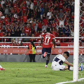 Álvaro Angulo, la "Pantera Negra" de Independiente, marcó su primer gol