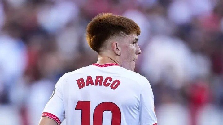 Sevilla dio a conocer el parte médico de Valentín Barco (IMAGO)