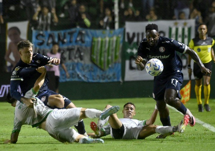 Banfield vs Independiente. (FOTOBAIRES)