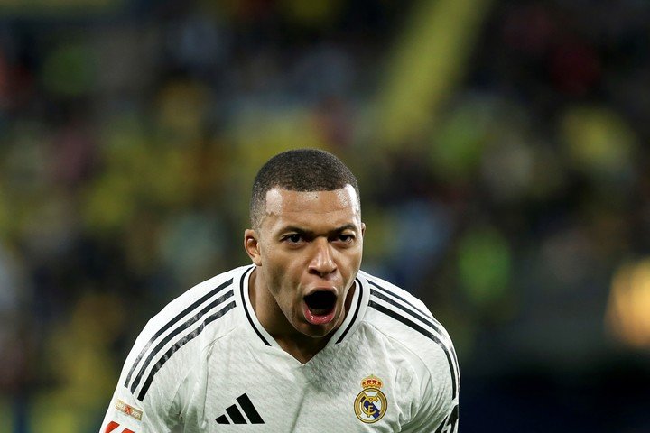 Increíble presente de Mbappe en Madrid. (AP)
