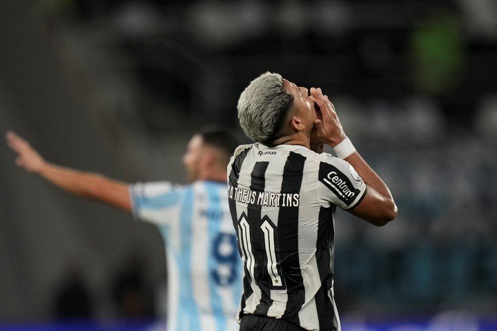 Botafogo busca levantar su nivel. (AP)