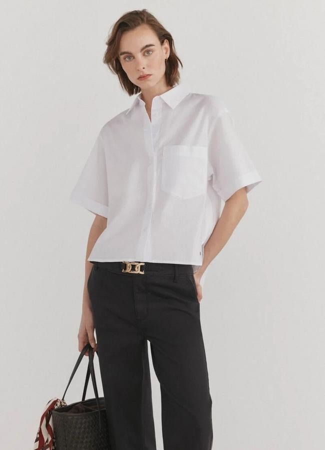 Camisa blanca corta de Pedro del Hierro (89,25 euros).