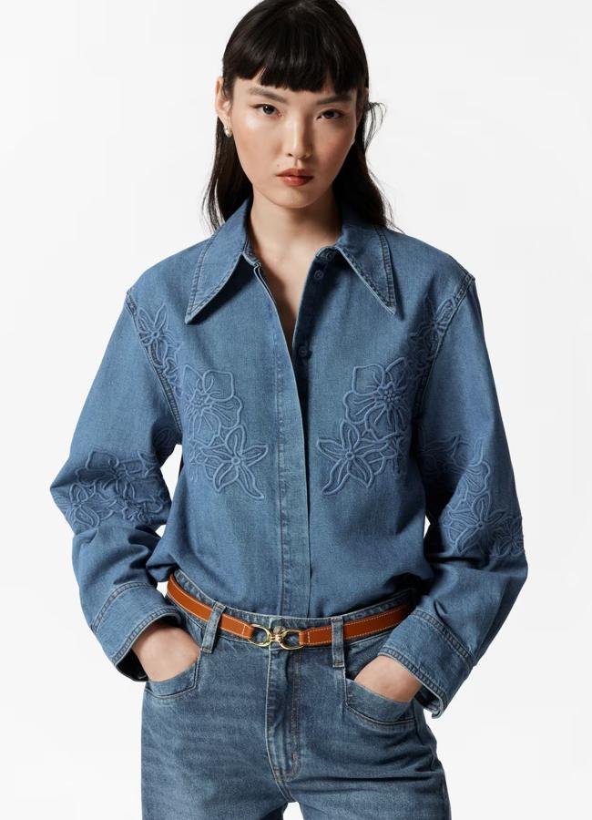 Camisa vaquera con flores