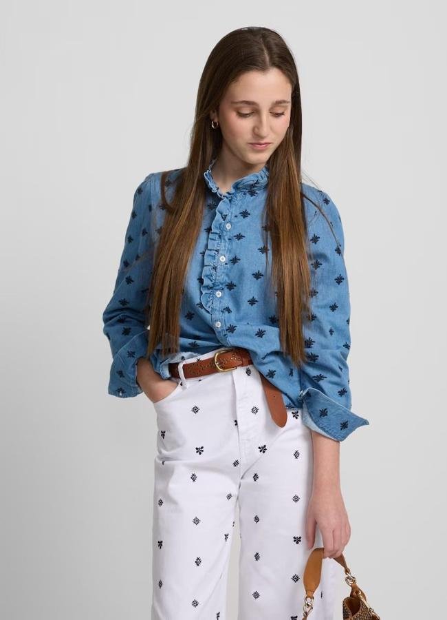 Camisa vaquera con bordados
