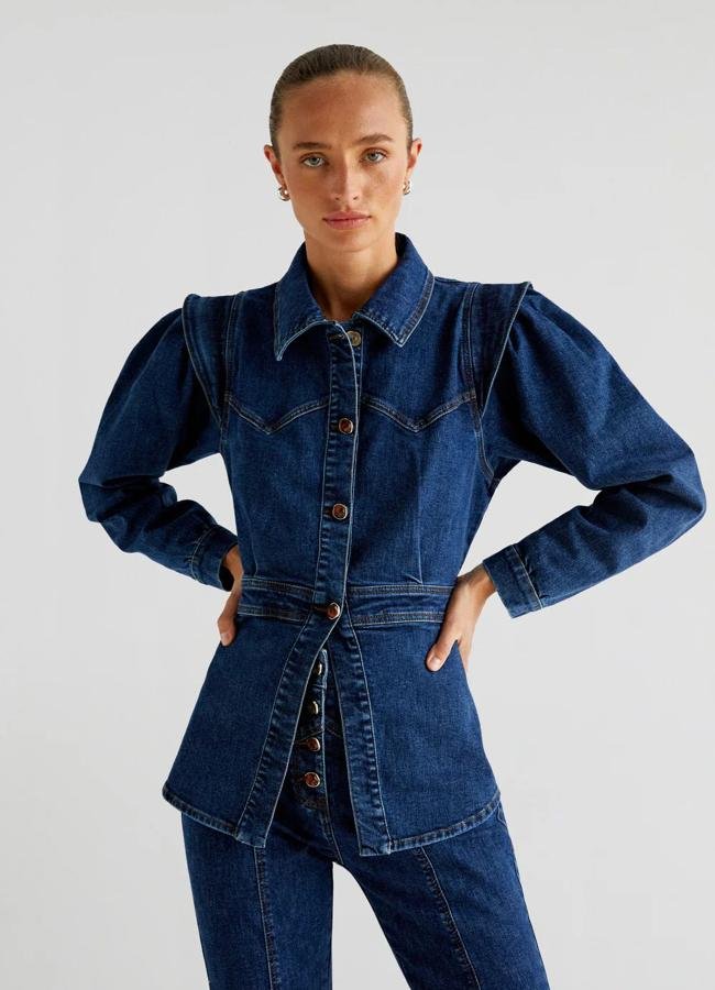 Camisa vaquera con hombreras