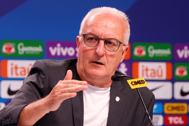 Dorival en conferencia de prensa. (Foto: EFE/ Andre Coelho)