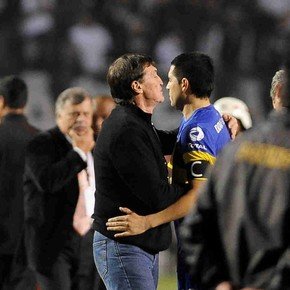 Las bombas de Falcioni contra Riquelme por la final de la Libertadores 2012