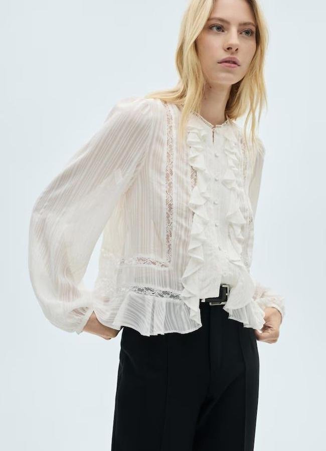 Blusa blanca con encaje