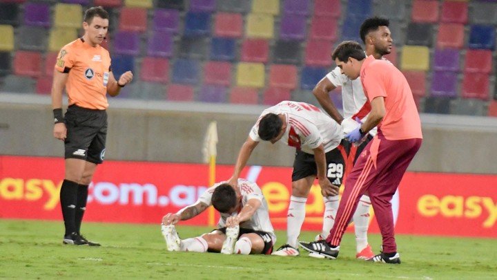 El momento de la lesión de Kranevitter. Foto: Federico Chara.