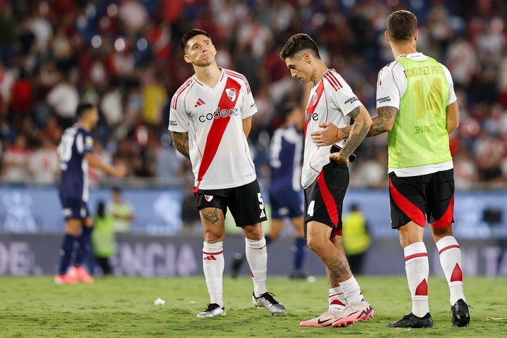 El lamento de River por la final perdida en Paraguay. (EFE)