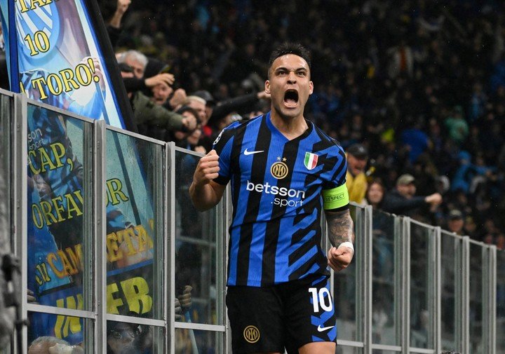 Lautaro, capitán y figura.
ANSA/DANIEL DAL ZENNARO