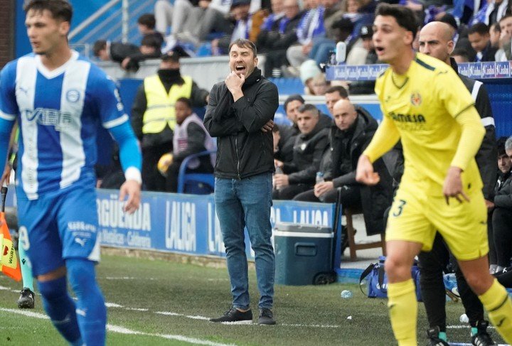 Coudet, ante el Villarreal, en la fecha 27. (Foto: EFE / L. Rico)