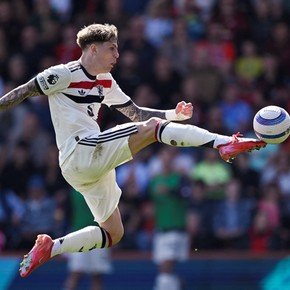 Con un gol agónico de Hojlund, el Manchester United de Garnacho igualó con el Bournemouth de Senesi