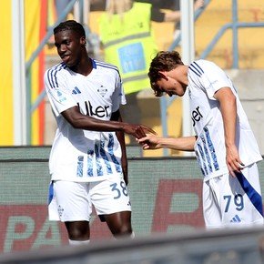 Video: la jugada con taco y asistencia de Nico Paz ante el Lecce