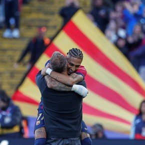 Raphinha se deshizo en elogios hacia Hansi Flick: "Me cambió la carrera"