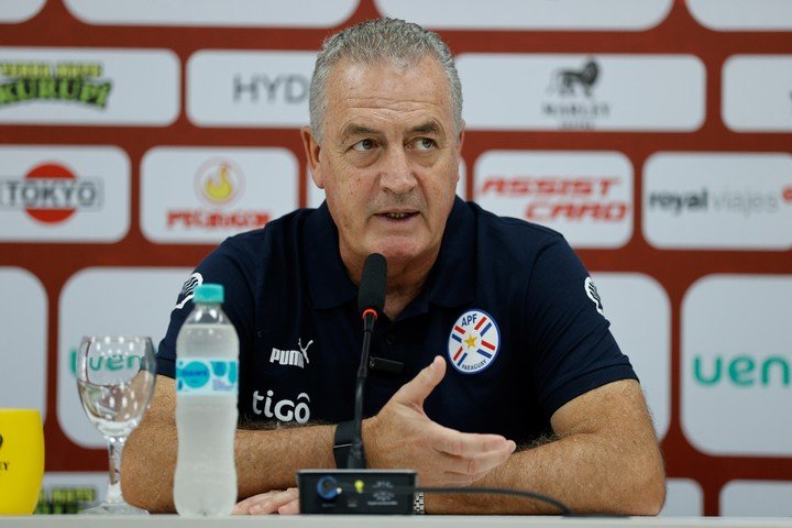 Alfaro y sus conferencias de prensa.