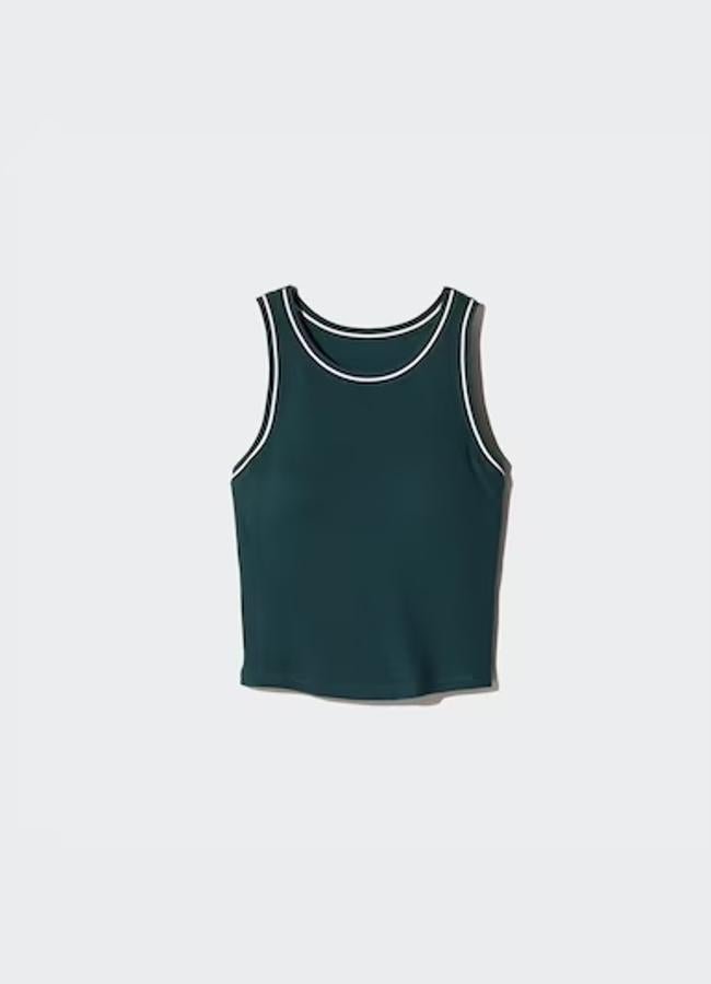 Camiseta con sujetador incorporado y tejido de canalé Uniqlo.