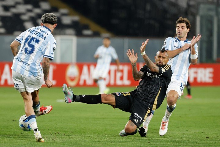 Arturo Vidal en un partido de la fase de grupos de la Copa Libertadores. EFE/ Elvis González