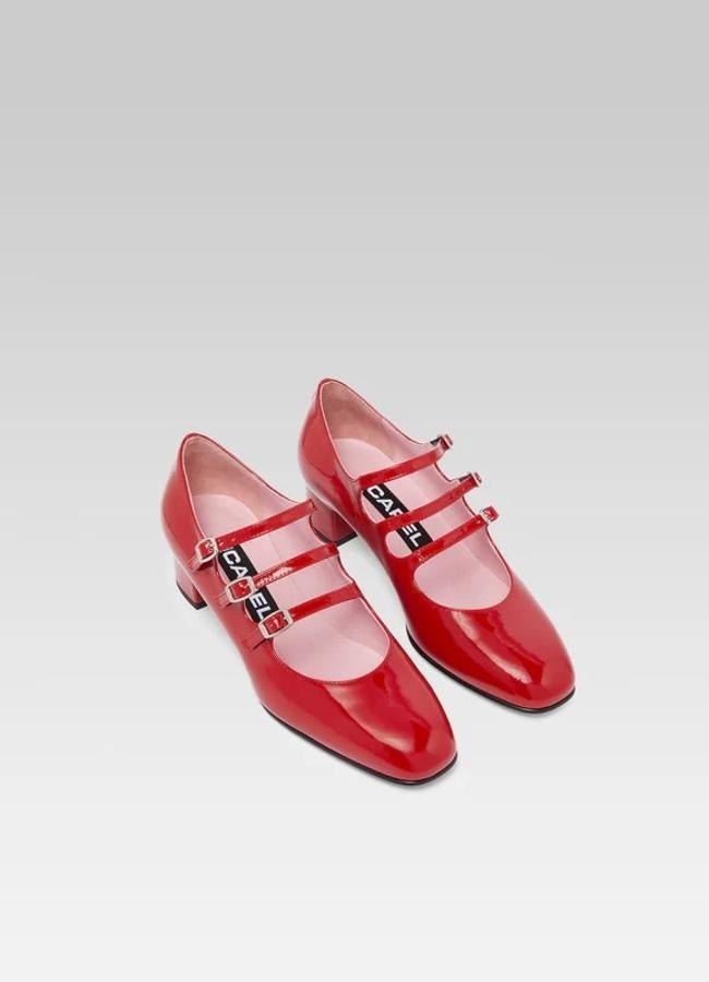 Merceditas rojas con tacón sensato de Carel, 385 euros.