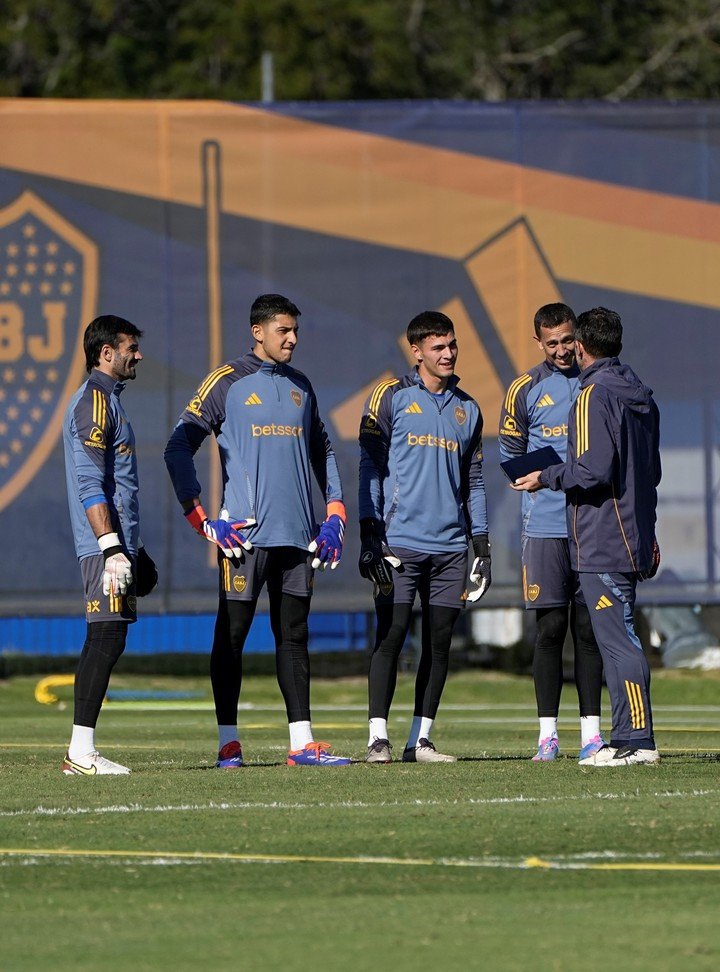 Los cuatro arqueros de Boca, más el recuperado Chiquito Romero. (Prensa Boca)