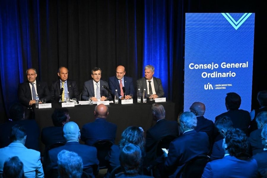 Nuevas autoridades UIA