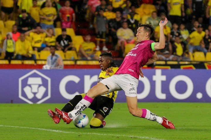 Richard Schunke, jugador de IDV. EFE/ Jonathan Miranda
