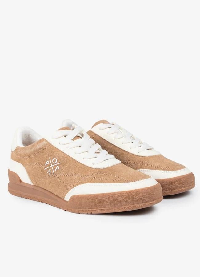 Zapatillas marrones y blancas de Popa, 89,95 euros.