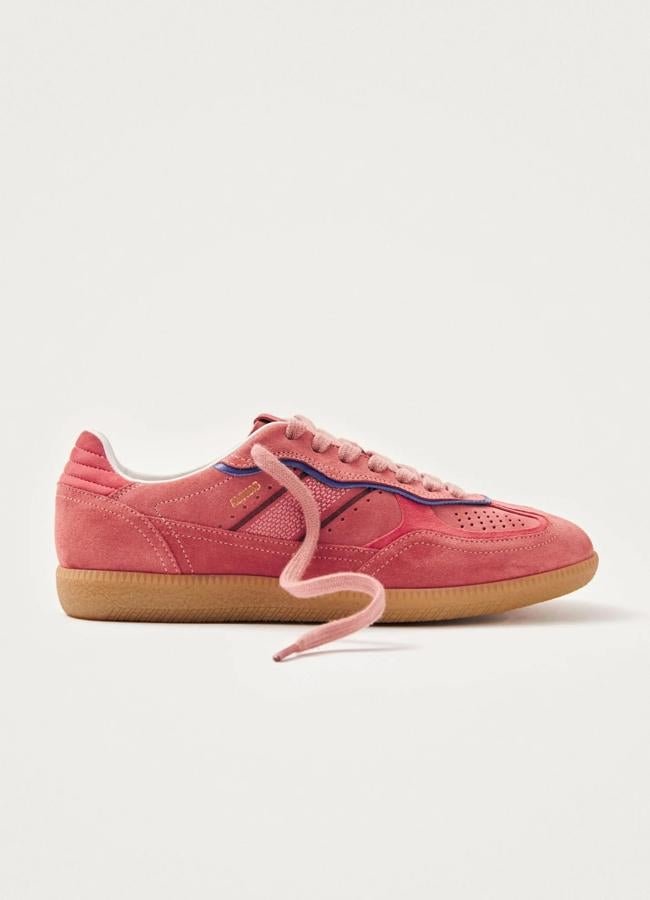 Zapatillas rosas de ante de Alohas, 160 euros.
