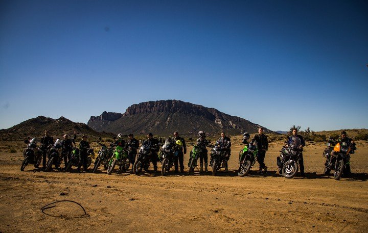 12 motos formaron la caravana que recorrió en total unos 800 kilómetros