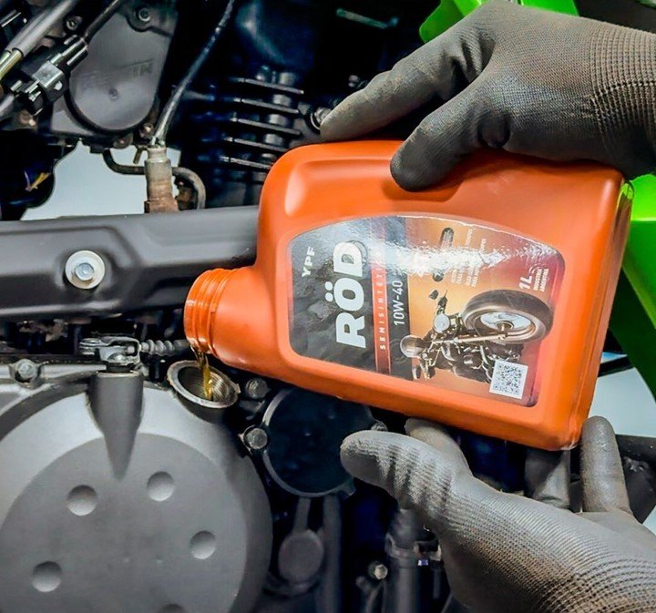 YPF RÖD es un lubricante de última generación desarrollado específicamente para motos