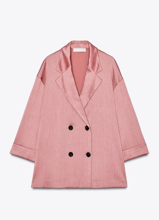 Blazer efecto arrugado de Zara (39,95€)