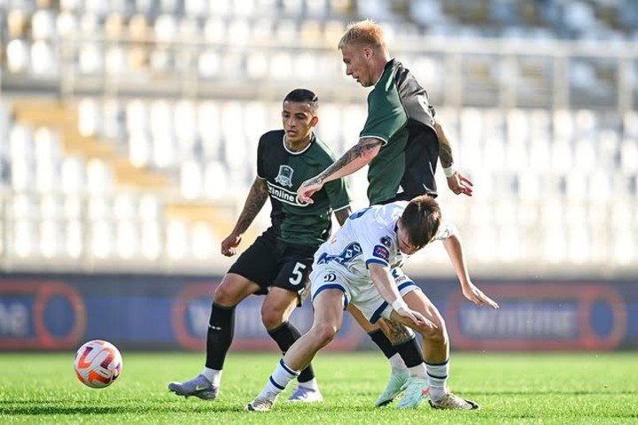 Castaño, con la #5, en Krasnodar. Prensa Krasnodar.